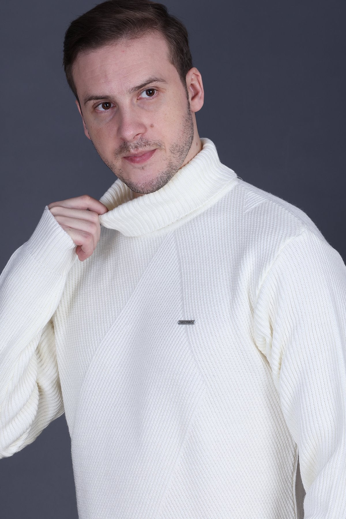Off White Solid Turtle Neck Woollen Pullover