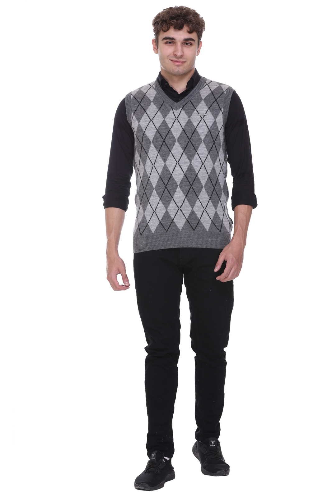 Medium Grey Woolen V-Neck Sleeveless Sweater For Men