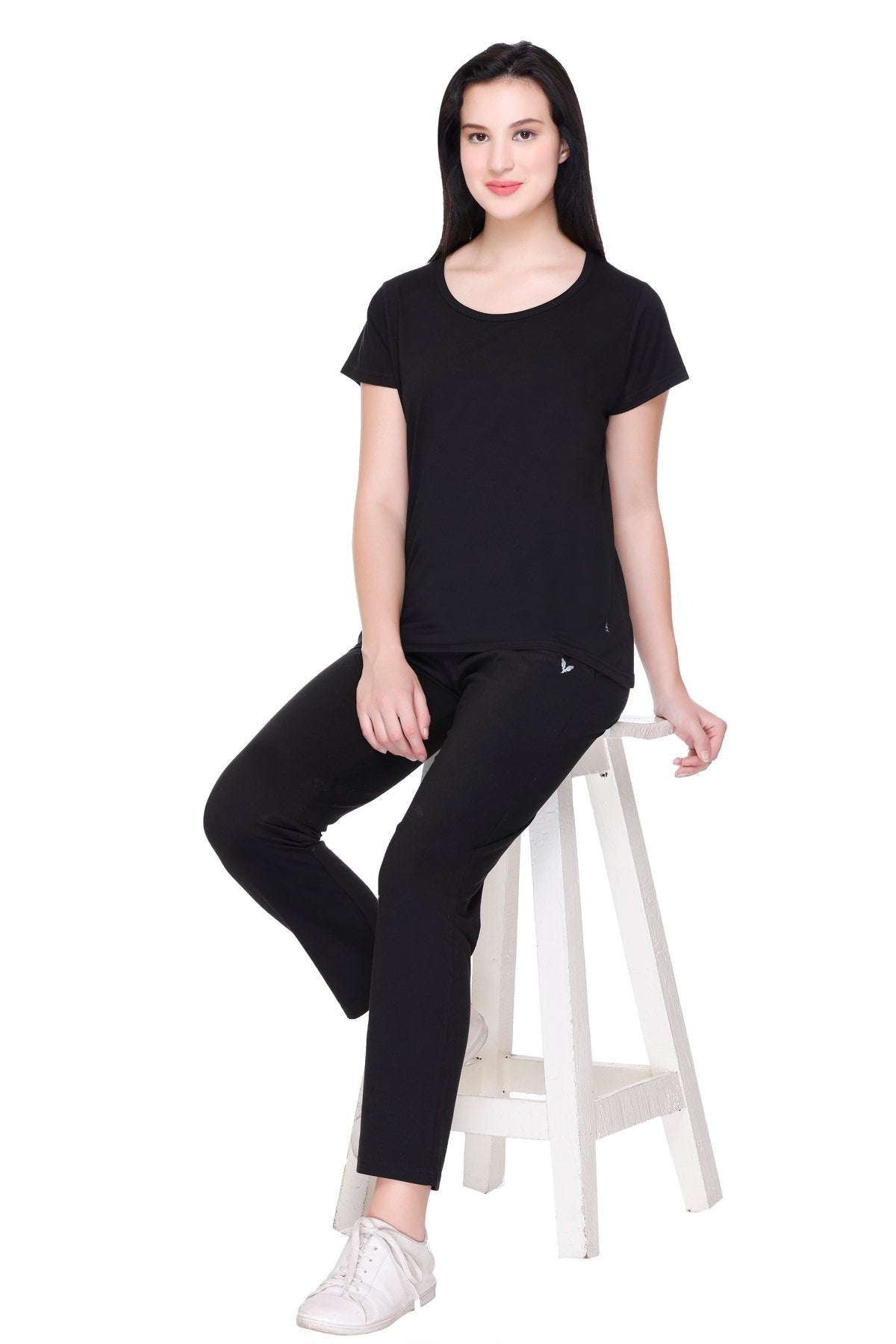 Women Solid Black Cotton Round Neck T-Shirt