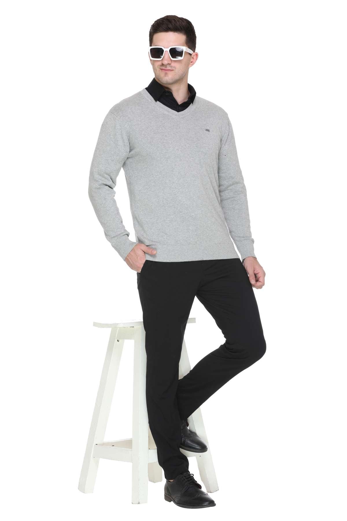 Light Grey Solid V-Neck Plain Men Sweater