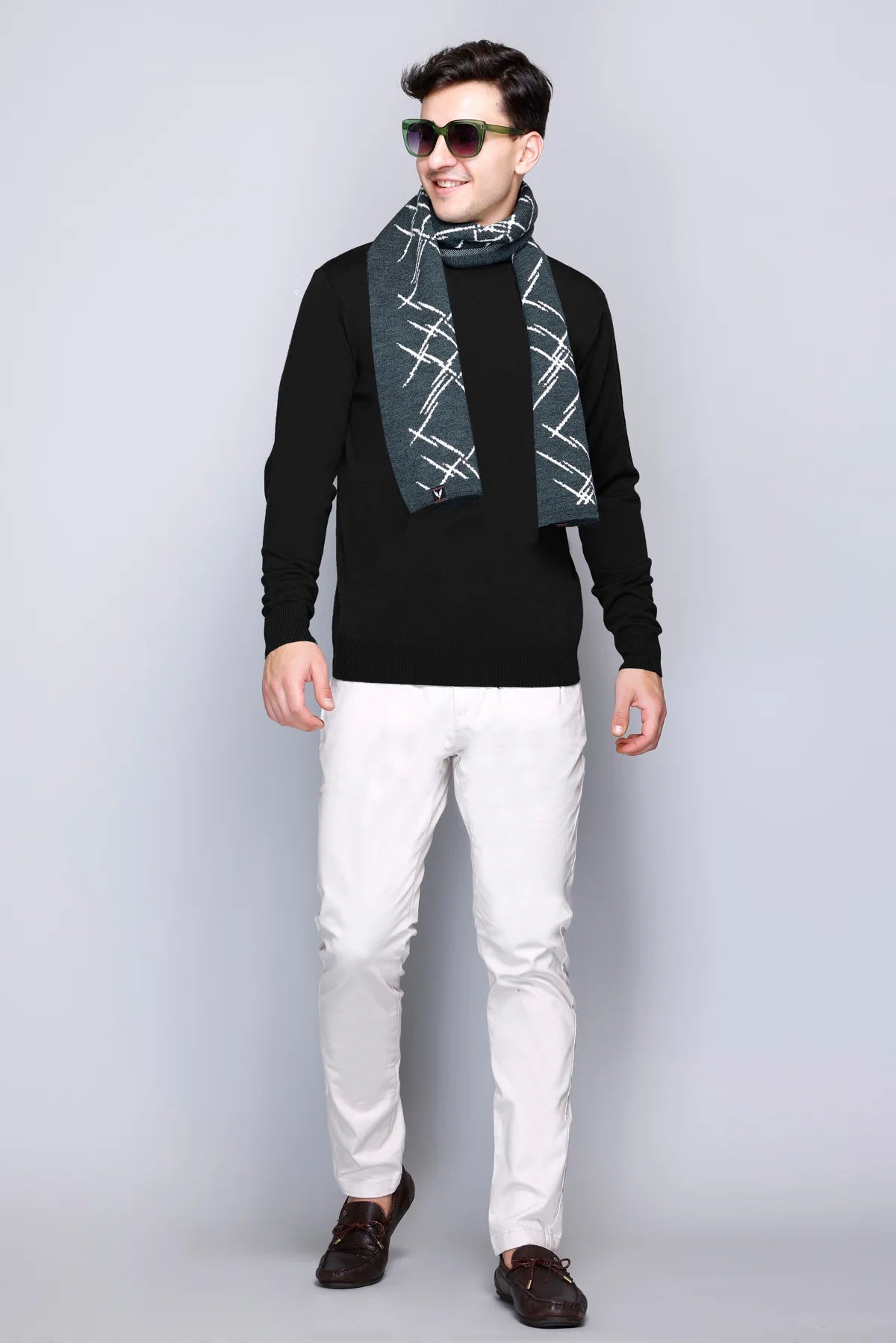 Pine Green Solid Turtle Neck Woollen Sweater