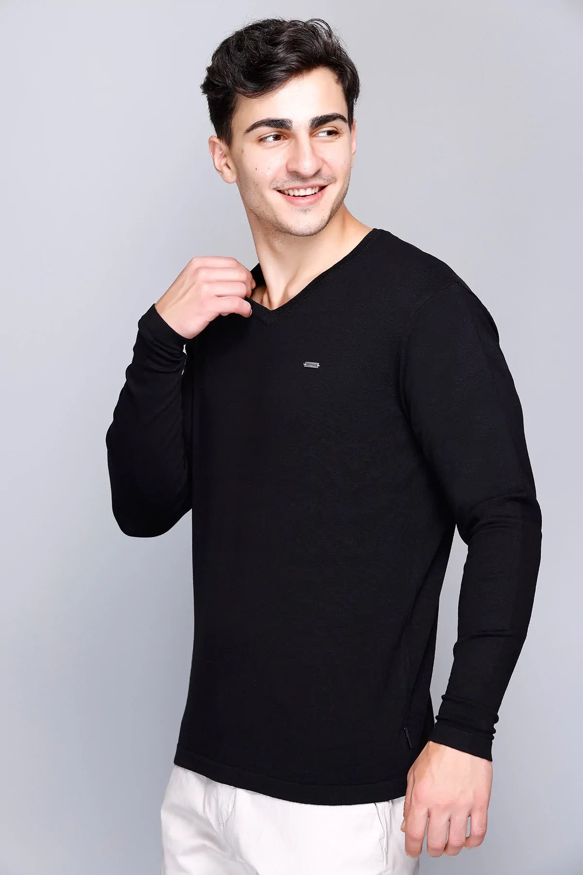 Black Solid V-Neck Viscose Sweater
