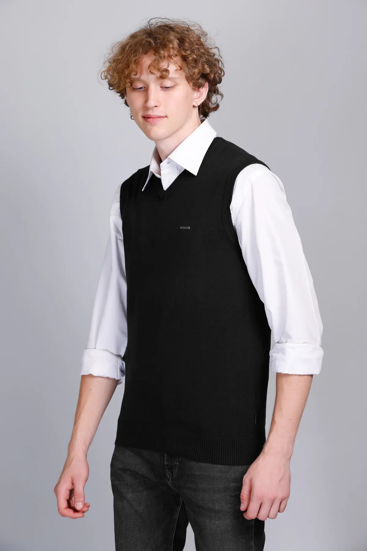 Black V-Neck Sleeve Less Pullover
