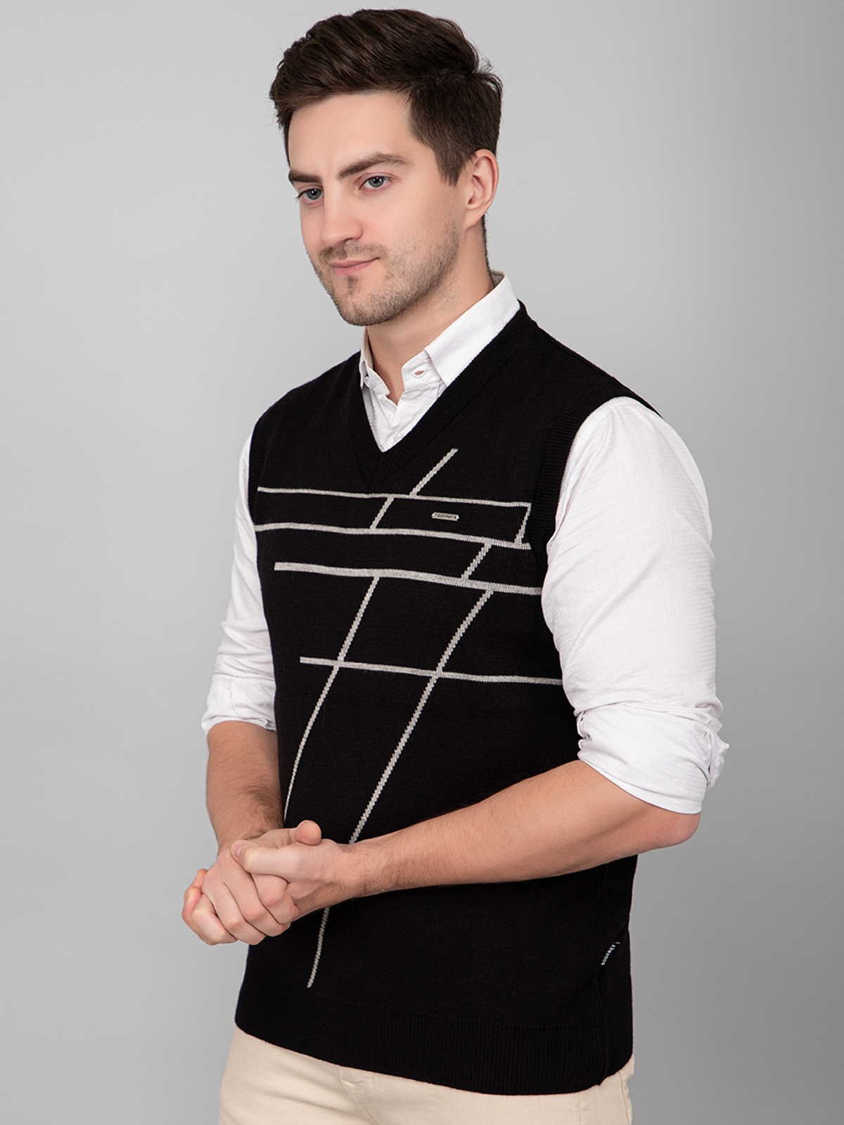 Black Woolen V-Neck Sleeveless Men Sweater Vest