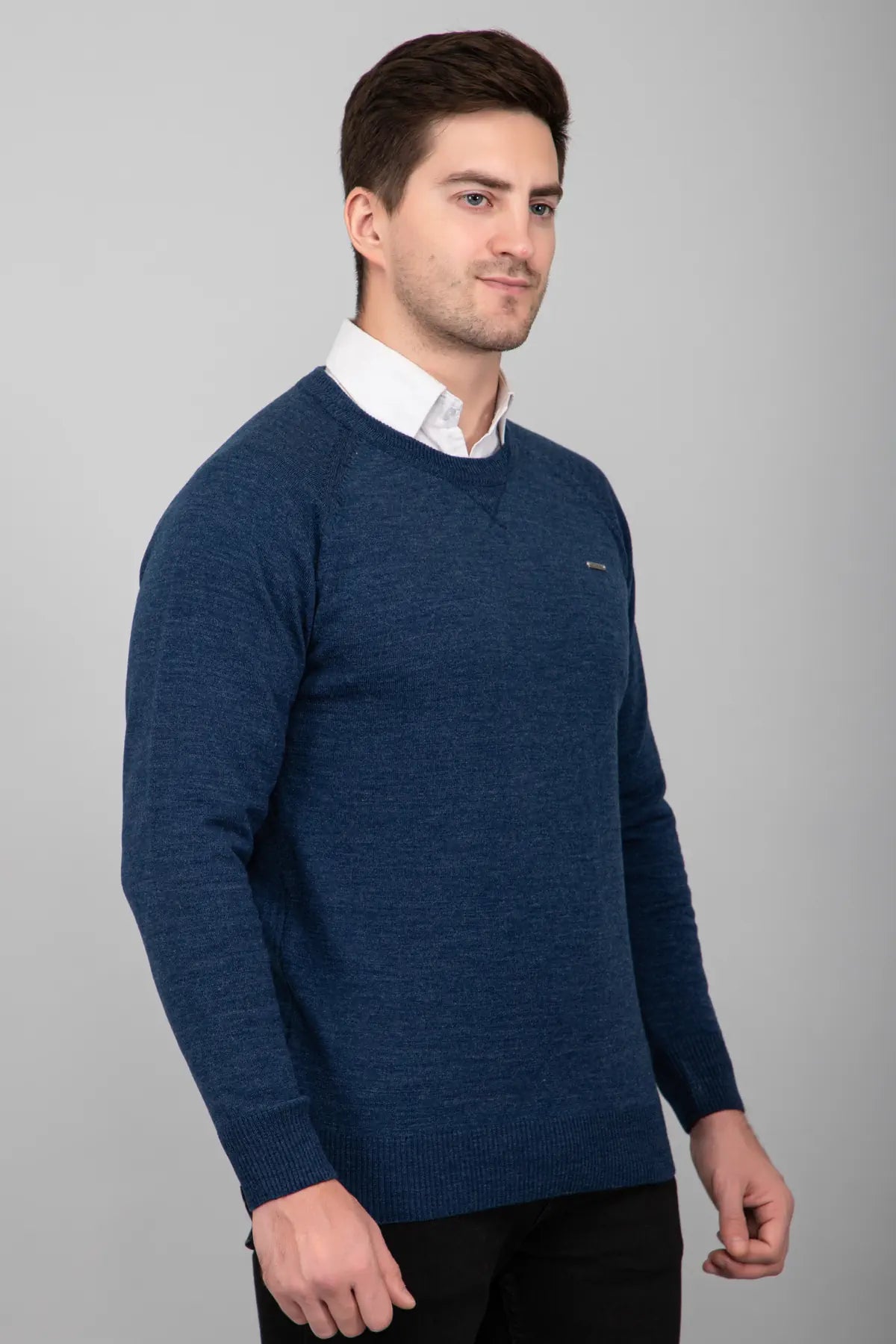 Denim Woolen Round Neck Solid Men Sweater
