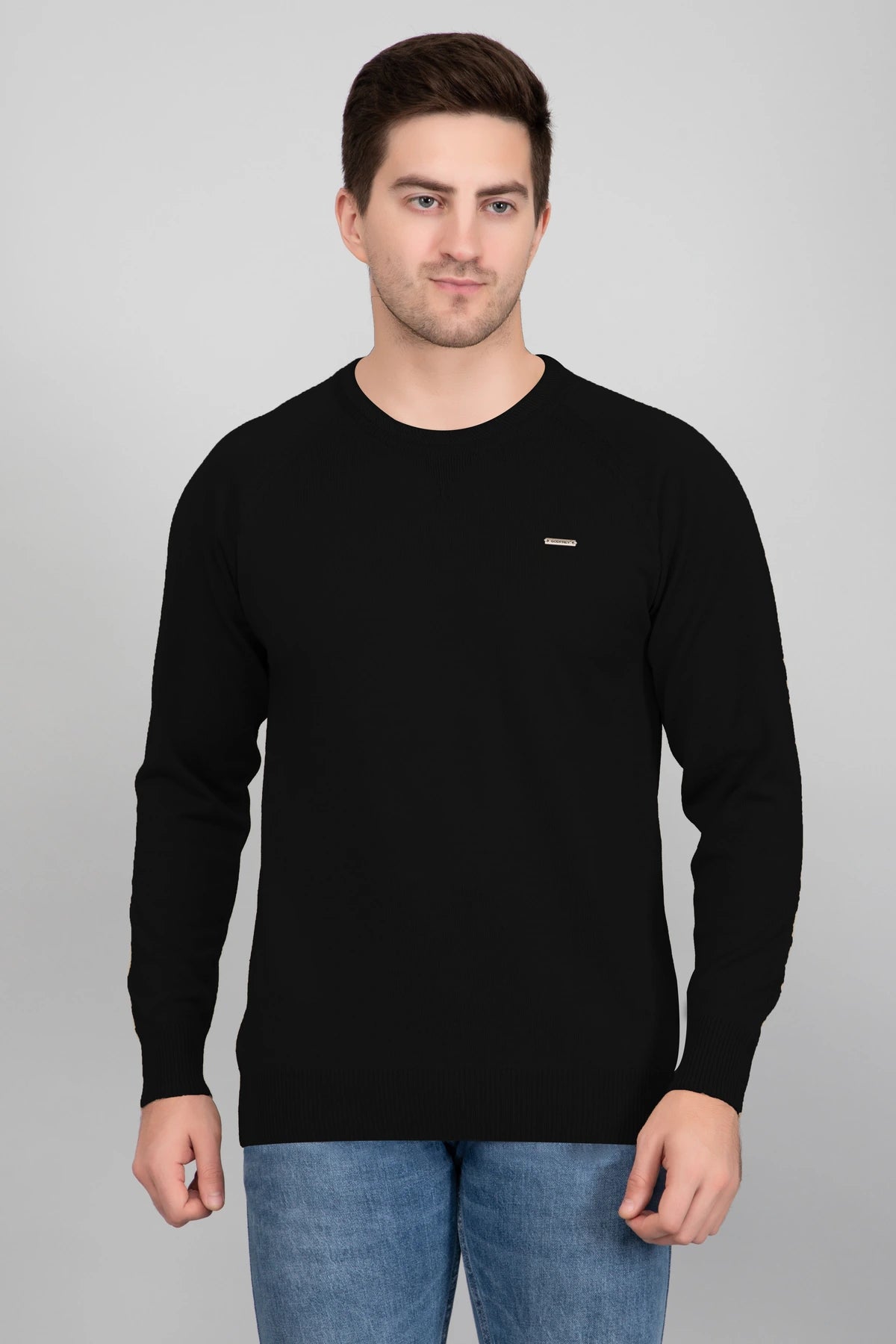 Black Woolen Round Neck Solid Men Sweater
