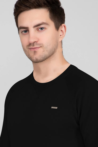 Black Woolen Round Neck Solid Men Sweater