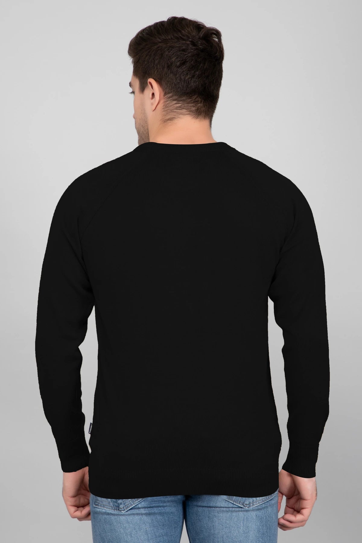 Black Woolen Round Neck Solid Men Sweater