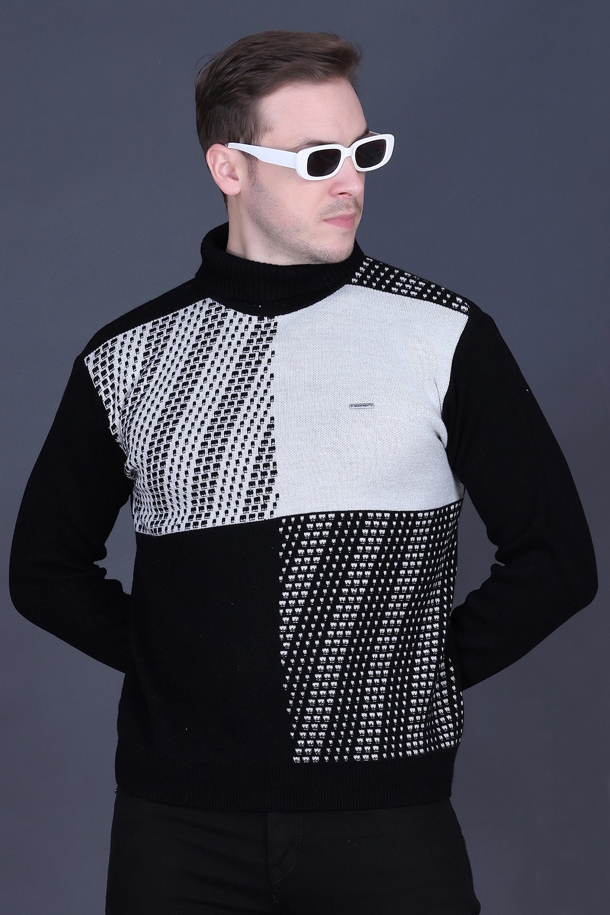 Black Solid Turtle Neck Woollen Pullover