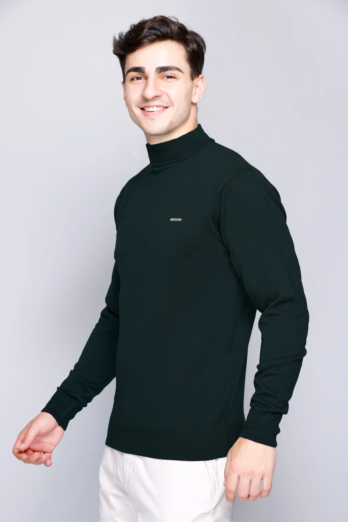Pine Green Solid Turtle Neck Woollen Sweater